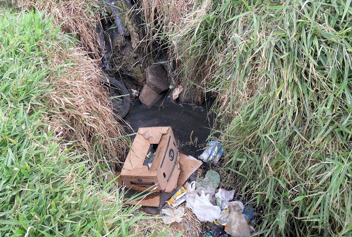 Resíduos sanitários são lançado em rios que abastecem Barragem Água FriaII