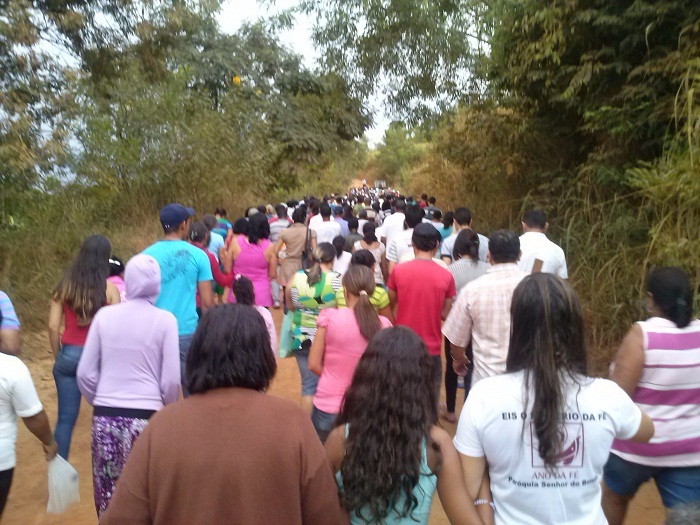 Em penitência e oração, fiéis pedem a Deus chuva...