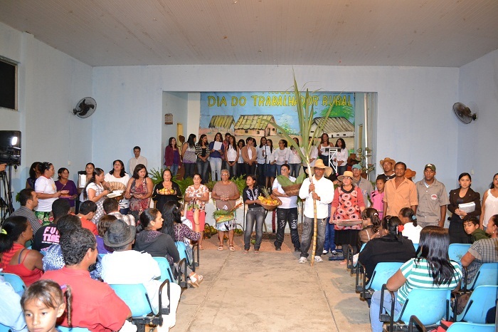 Inspirados na Música de Dom e Ravel, alunos representa " Obrigado ao Homem do campo"